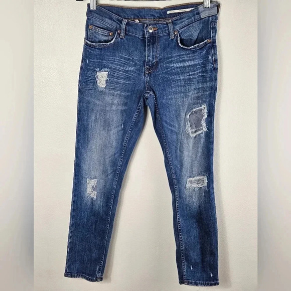 Zara distressed medium rise relaxed fit jeans size 4‎ - Picture 2 of 8